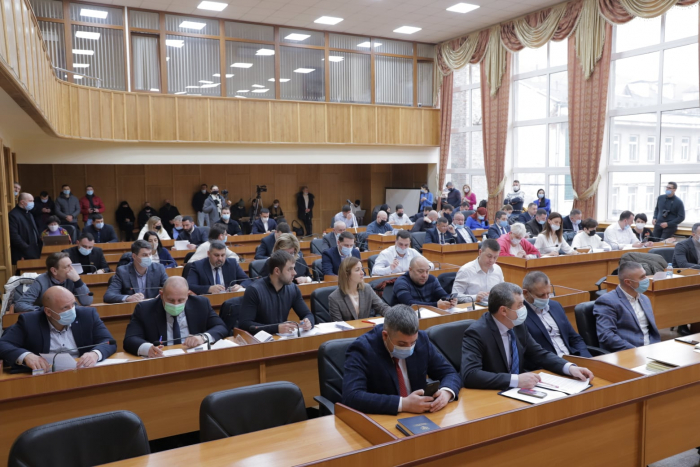 Назви кількох освітніх закладів Ужгорода змінили сьогодні на сесії міськради