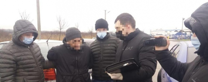 На Закарпатті затримали підозрюваного у збуті метамфетаміну