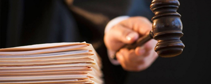 Отримував хабарі у службовому кабінеті: закарпатського суддю засудили до 6 років позбавлення волі