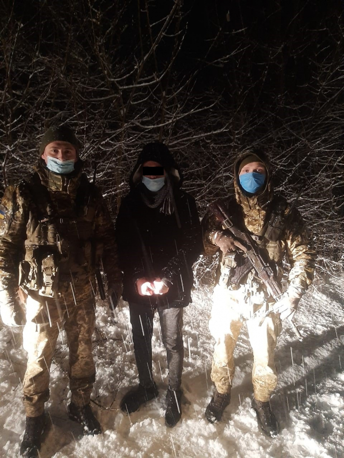 Закарпатські прикордонники затримали нелегалів