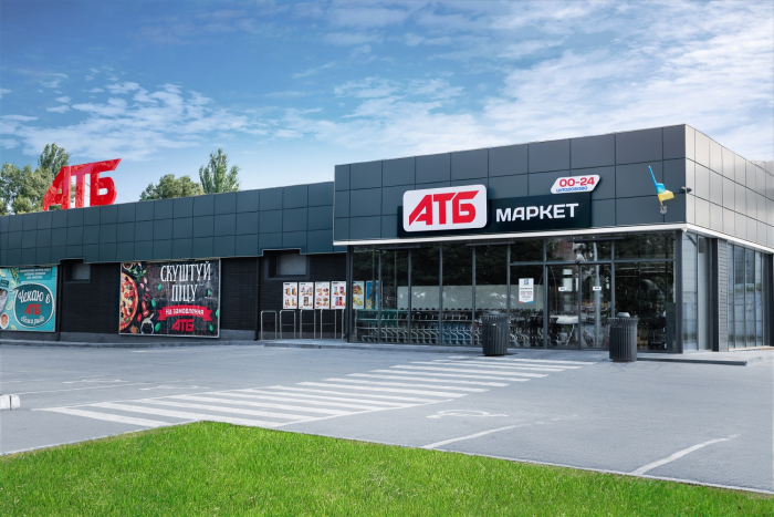 Продавець-консультант ужгородського магазину "АТБ" Ірина Мокіна: "Люблю цю
роботу, відчуваю себе тут на своєму місті"