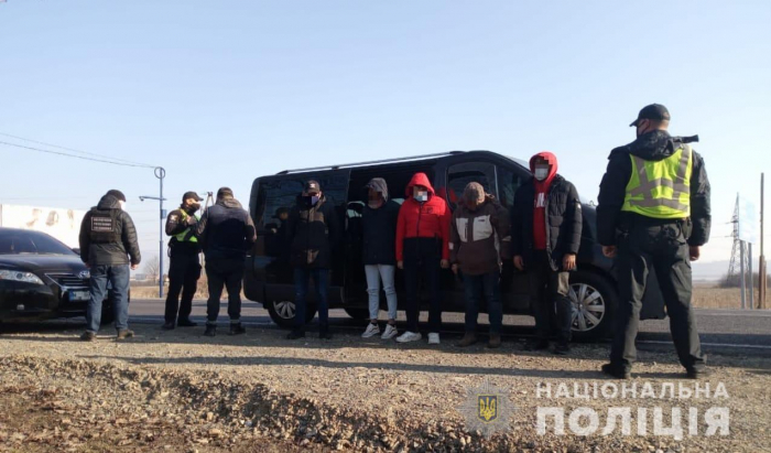 На Закарпатті поліцейські заблокували канал переправи нелегалів до країн ЄС