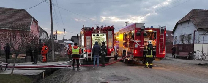 Гараж, склад і житлові кімнати: на Закарпатті згоріла будівля