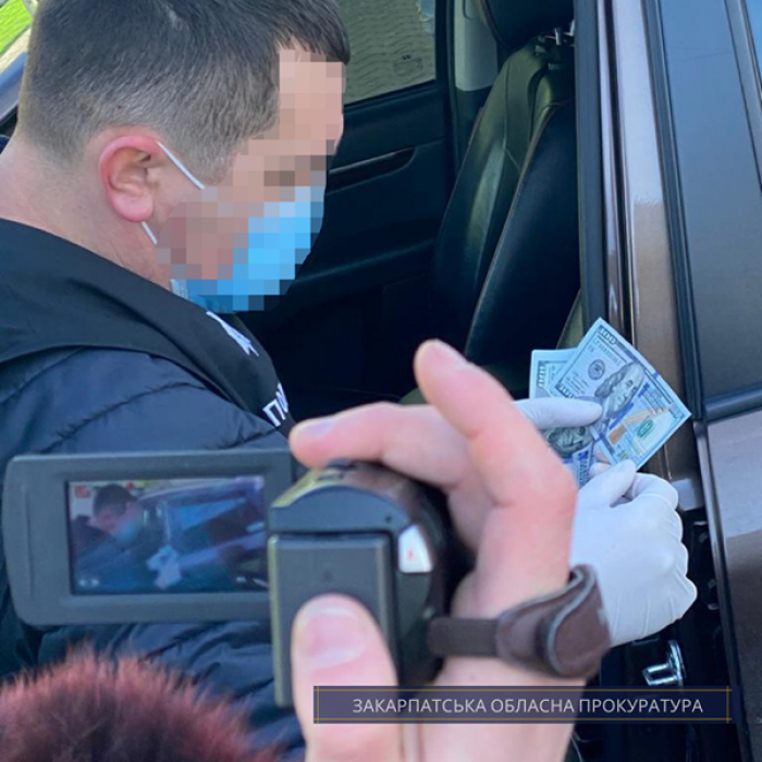 За одержання 2000 доларів США неправомірної вигоди судитимуть працівника «Укрзалізниці» в Закарпатті