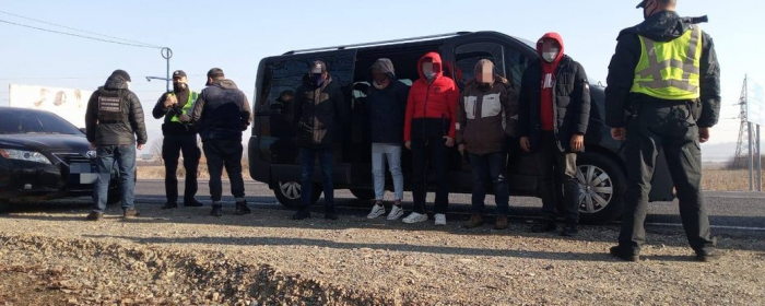 Нелегальних мігрантів з Індії та Пакистану затримали на Закарпатті