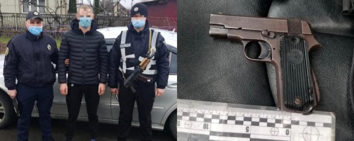 Зупинили за порушення ПДР, а виявили зброю: на Закарпатті затримали чоловіка