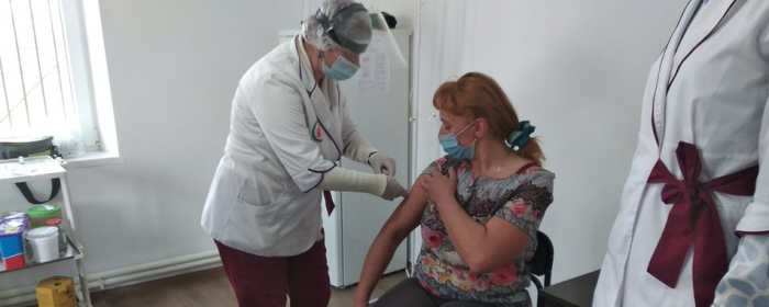 У селі Ярок на Ужгородщині розпочалась вакцинація від СOVID-19: щепили 10 людей