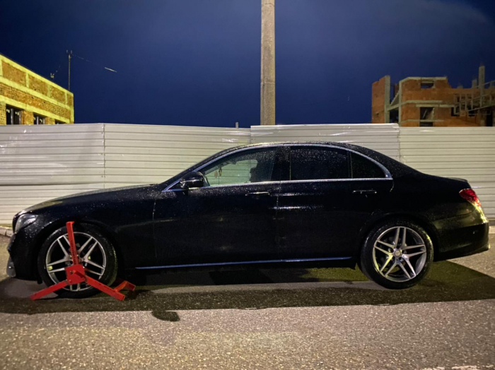 Викрадений в Австрії «Мерседес Бенц» викрили прикордонники на Закарпатті