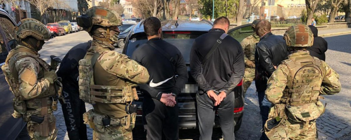 Чотирьох закарпатців ув'язнили за вимагання грошей від місцевого жителя