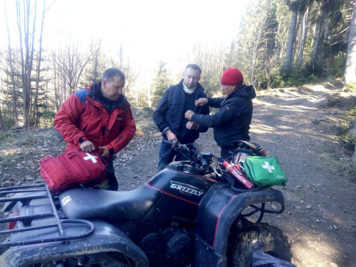 Милувався Карпатами, аж поки не стало зле: закарпатські рятувальники надавали допомогу туристу