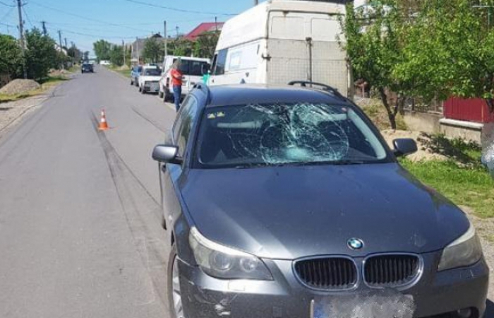 Поблизу Виноградова водій BMW смертельно наїхав на велосипедистку (ФОТО)