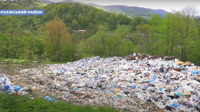 На Закарпатті лише уздовж Тиси з притоками виявили більше сорока сміттєзвалищ