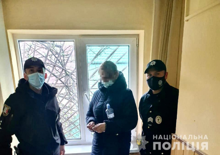 На Закарпатті алкогольна сварка між подружжям закінчилася різаниною