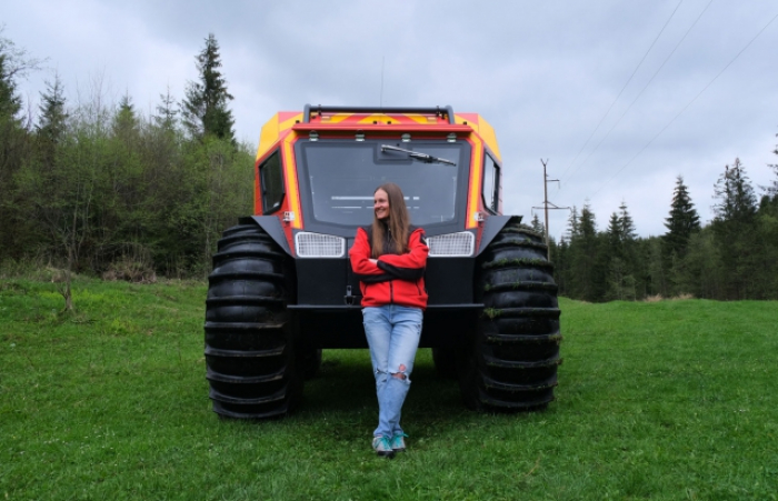 Змінити кабінет адвоката на суворі гори: розповідь закарпатки, яка стала рятувальницею (ФОТО)