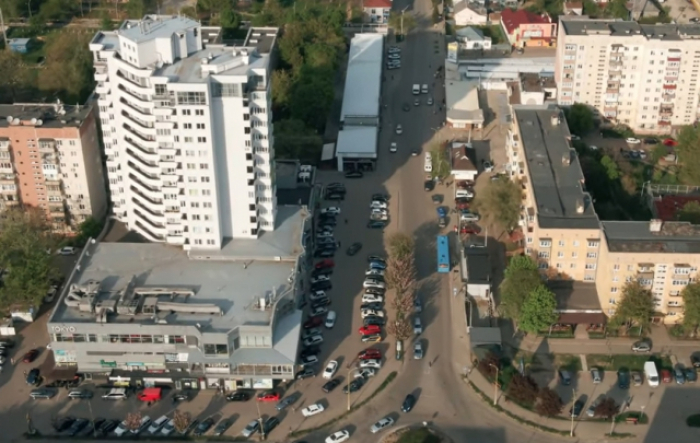 Вулицю Марії Заньковецької в Ужгороді показали з висоти (ВІДЕО)