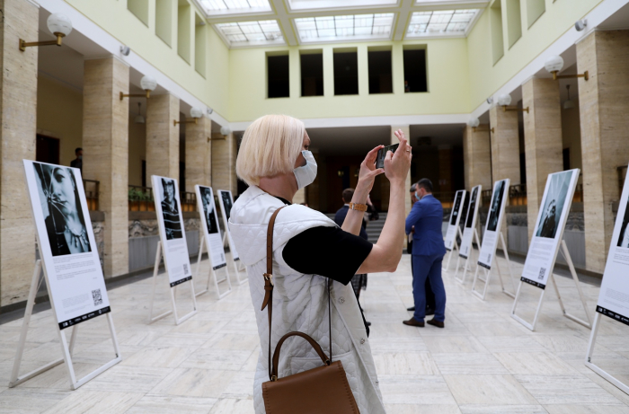В Ужгороді відкрили фотовиставку "Небезмежність"