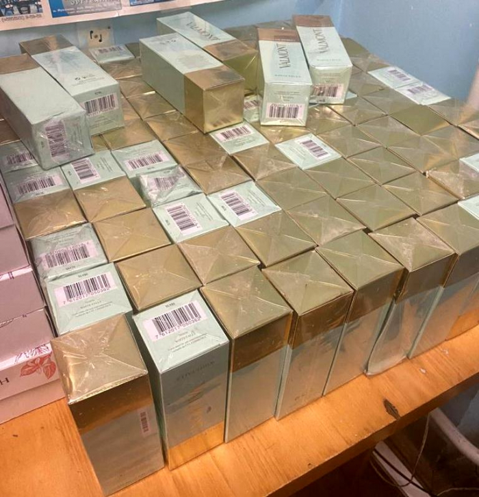 Іноземець на Закарпатті не здолав «зелений коридор» з двома валізами брендової косметики