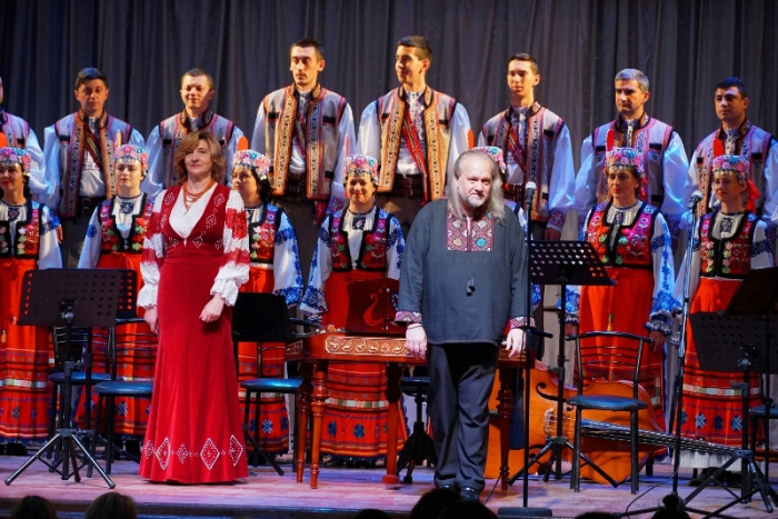 "Молюся Богу, співаю людям" в Ужгороді відзначив ювілей артист Олександр Садварій (ФОТО)