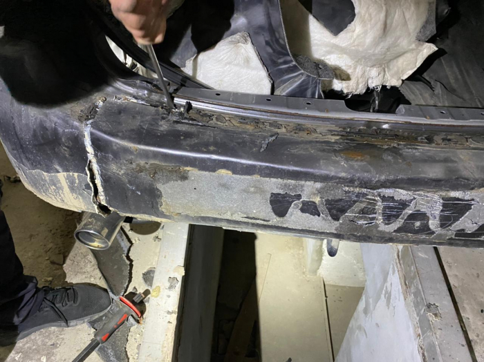 На Закарпатті прикордонники знайшли у легковику майже 2000 пачок сигарет