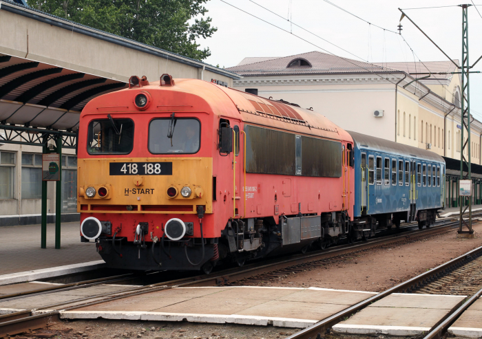 Відсьогодні відновлено залізничне пасажирське сполучення з Угорщиною