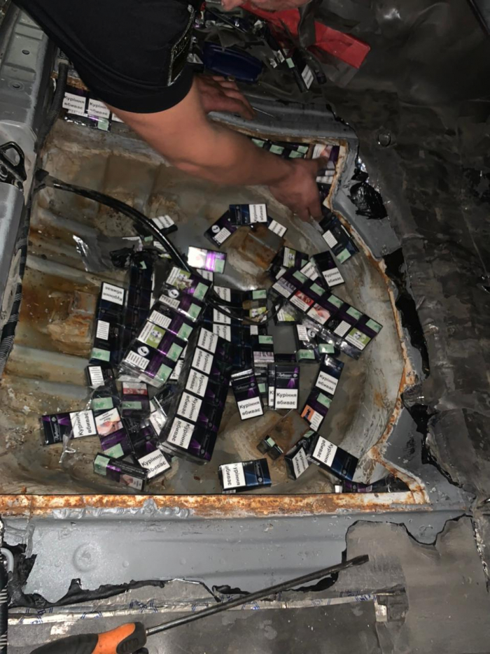 200 блоків цигарок контрабанди - і лишаєшся авто: на кордоні знову правопорушення