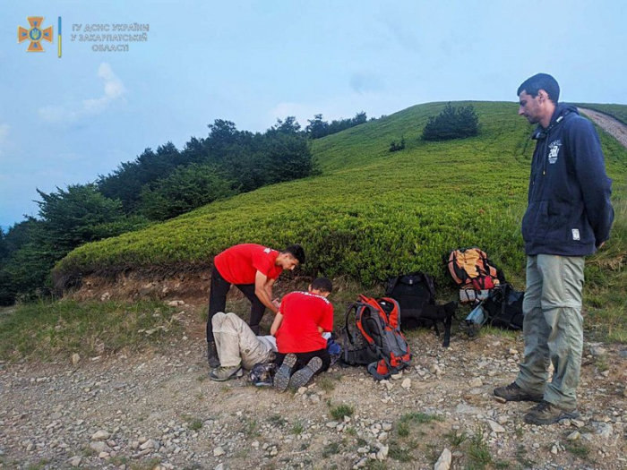Закарпатські рятувальники на вихідних чотири рази надавали допомогу туристам (ФОТО)