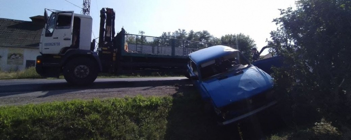 ДТП на Мукачівщині: водія з переломами доправили до лікарні й прооперували