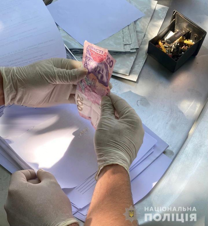 У Мукачеві поліція затримала «на гарячому» зловмисника, який продавав метамфетамін
