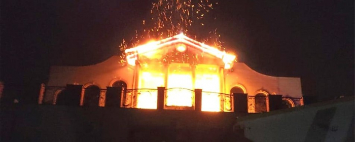 На Закарпатті рятувальники гасили пожежу в готельно-ресторанному комплексі (ФОТО)