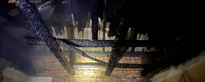 У селі на Хустщині горів будинок. На місці пожежі виявили тіло 46-річного власника