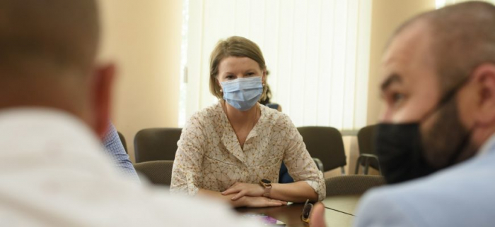 На Закарпатті розробили алгоритм імунізації освітян – центри вакцинації їдуть у громади