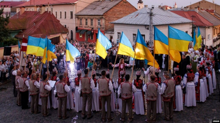 Зустріньте світанок 30-ї річниці Незалежності України із Закарпатським народним хором