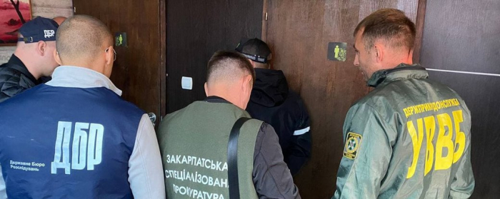 До 10 років в'язниці загрожує закарпатському прикордоннику за отримання 18 тисяч доларів хабаря