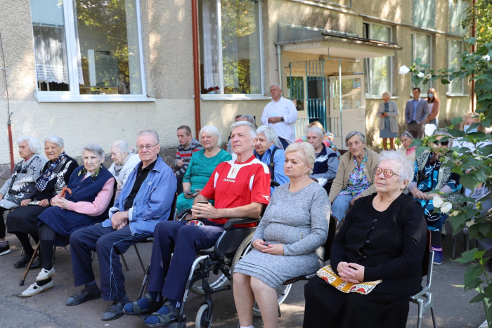 Із Днем Ужгорода привітали і підопічних міського соціального терцентру
