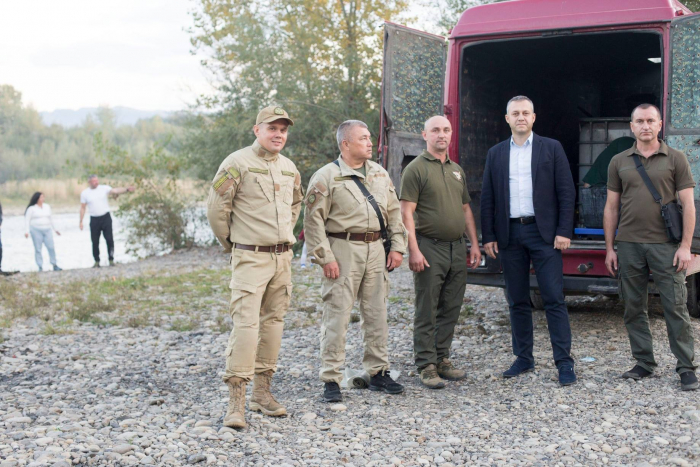 У гірські річки Закарпаття вселено 10 тисячів мальків лосося дунайського