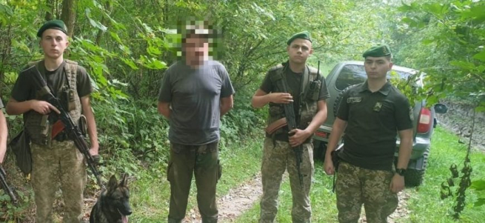 На Закарпатті затримали цигаркових контрабандистів (ФОТО)