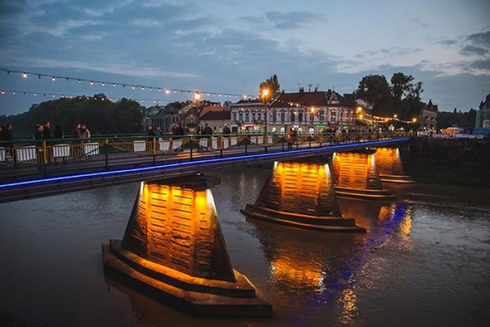 В Ужгороді оголосять відкритий конкурс на найкращий проєкт реконструкції пішохідного мосту