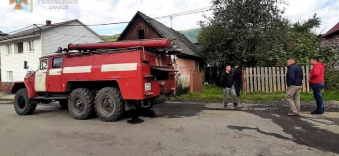 Під час пожежі загинула 84-річна жителька Рахівщини (ФОТО)