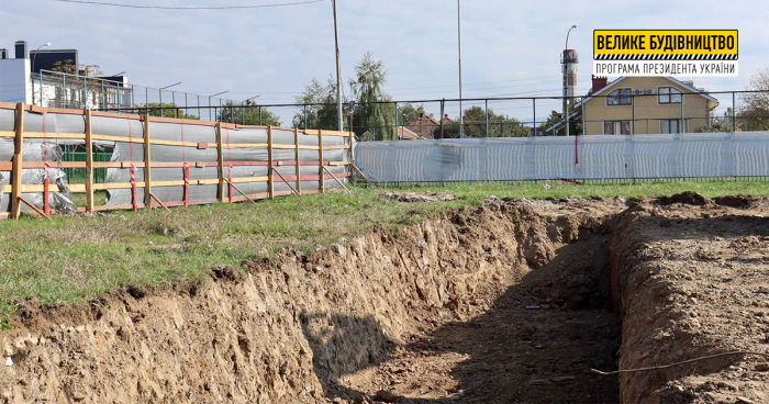 В одній зі шкіл обласного центру почали будувати новий триповерховий корпус