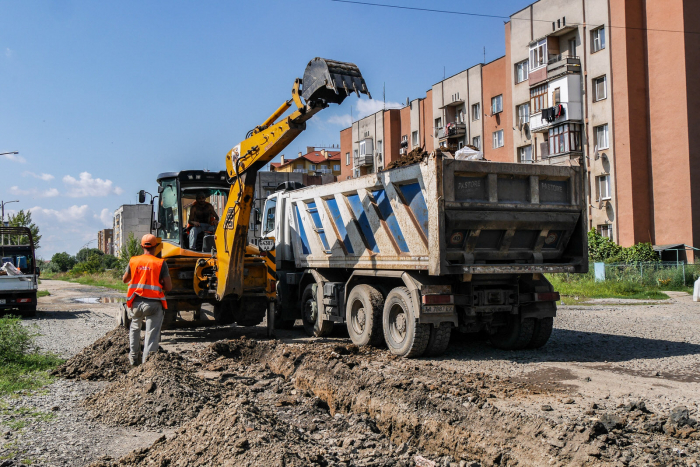 Капремонт вулиці Олександра Богомольця розпочали в Ужгороді
