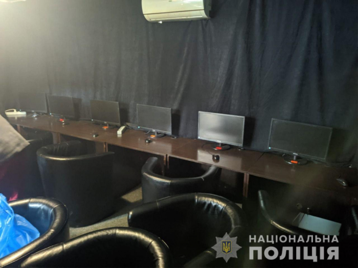 Поліцейські Закарпаття припинили підпільний гральний бізнес ще у двох містах області