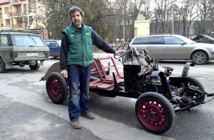 Вулицями Ужгорода їздить раритетне авто