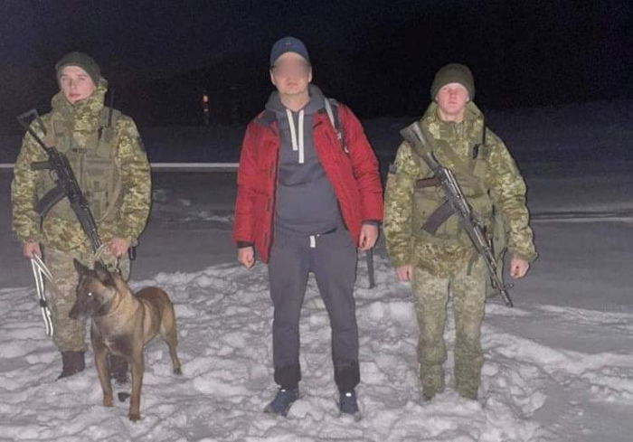У горах Закарпаття затримали українця, що пішки прямував на заробітки у Польщу (ФОТО)