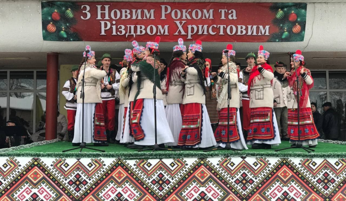 Закарпатський народний хор запрошує на фольк-шоу "Калап Долу"