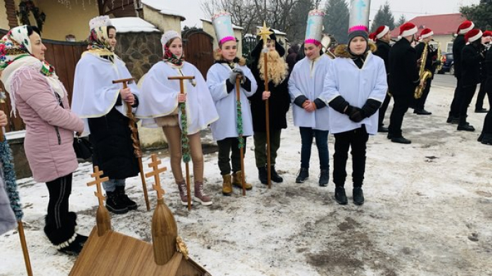 Церковні хори, колядницькі групи, ансамблі: фестиваль "Бетлегемська зірка" провели на Закарпатті