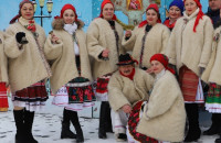 «Рожденство твоє…»: в Ужгороді колядницькі колективи вінчували та вітали із різдвяними святами