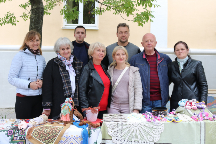 Працівники Центру культури провели благодійний міні-ярмарок на підтримку ЗСУ