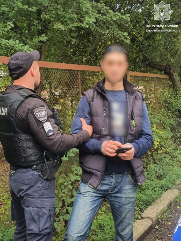 За минулу зміну патрульні роти ТОР в Ужгороді тричі виявляли у громадян речовини, схожі на наркотичні