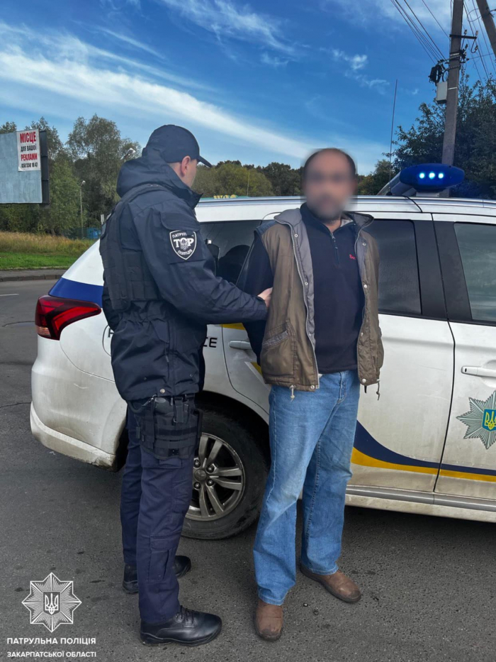 В Ужгороді двічі виявили у громадян речовини, схожі на наркотичні