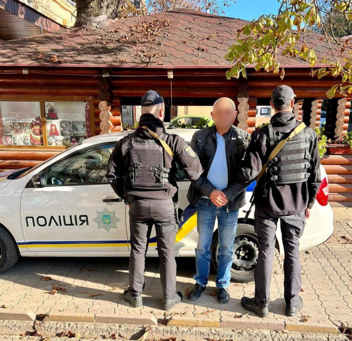 На Закарпатті поліція затримала директора автошколи на отриманні хабаря